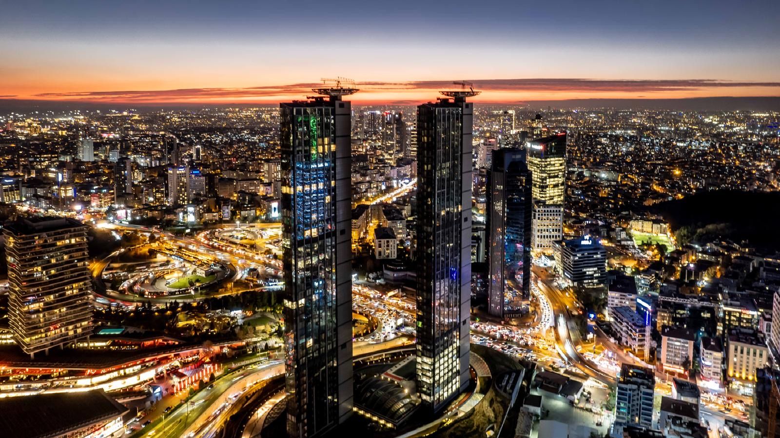 Çiftçi Towers, Бешикташ — Ночью